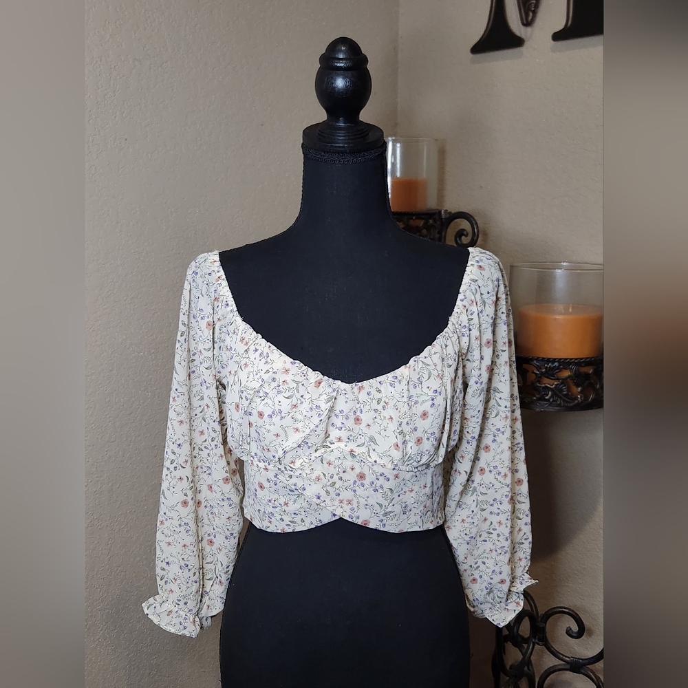 Papermoon Cream 3/4 Sleeve Floral Blouse With Tie Back. Size L. NWT